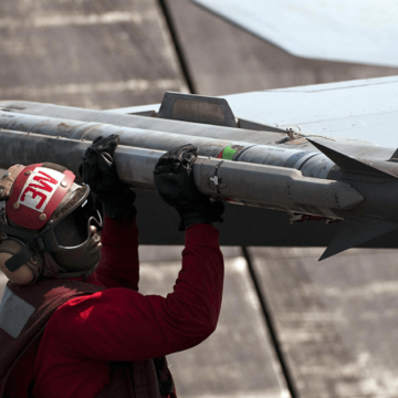 Romania Wins US Approval to Purchase Tactical Missiles for F-16 Jets